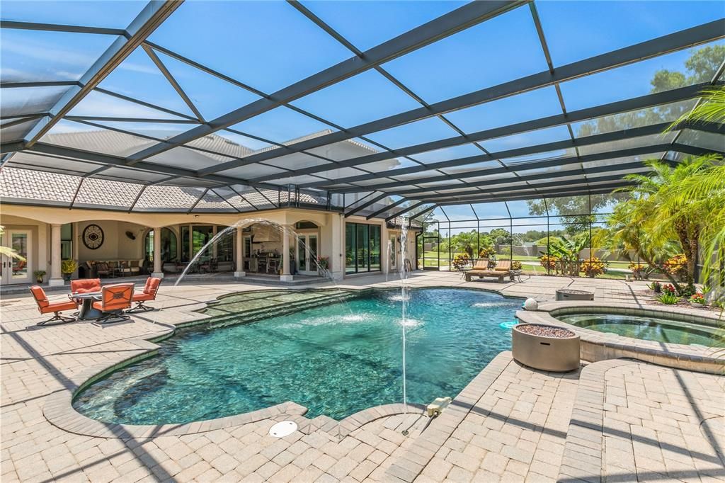 Pool & Spa in Screened Lanai