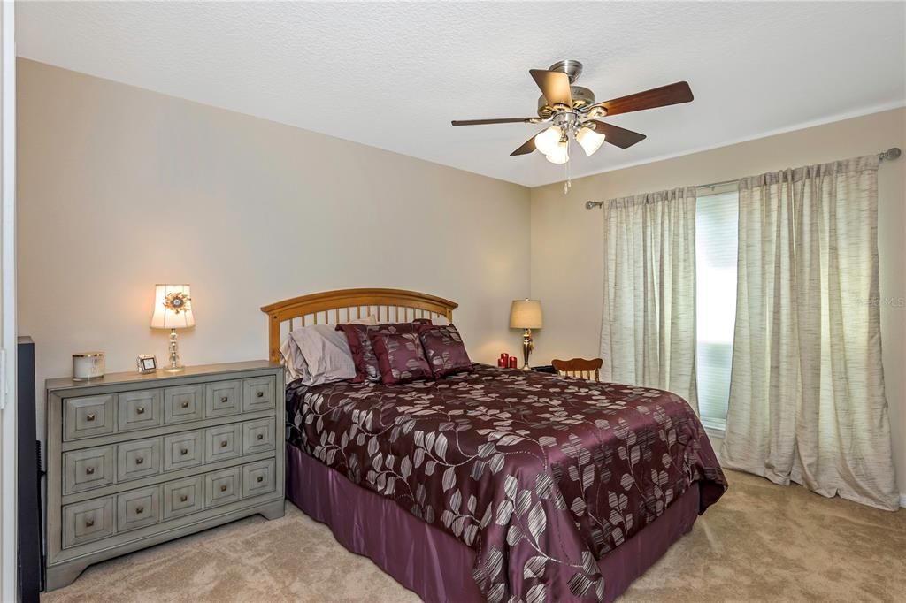 For Sale: $233,500 (2 beds, 2 baths, 1164 Square Feet)