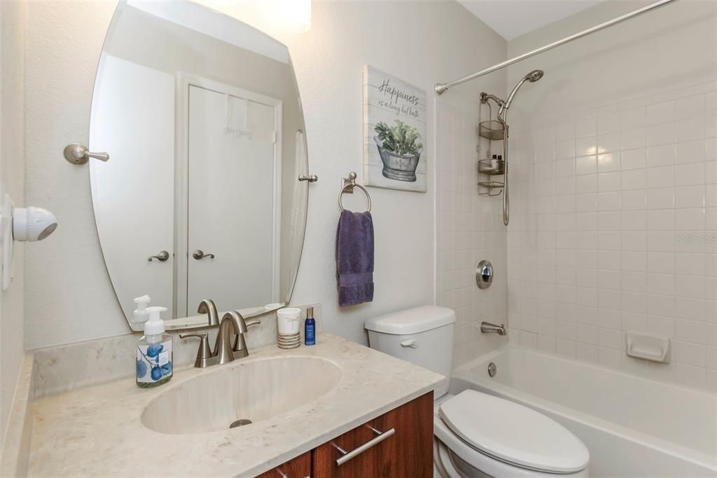 For Sale: $233,500 (2 beds, 2 baths, 1164 Square Feet)