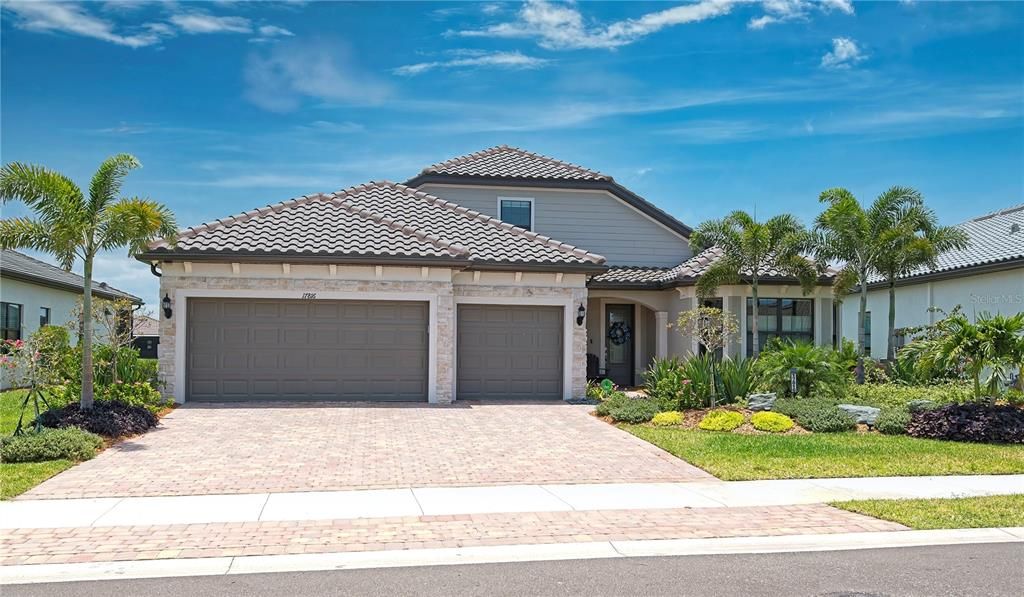 Recently Sold: $1,657,000 (4 beds, 4 baths, 3489 Square Feet)