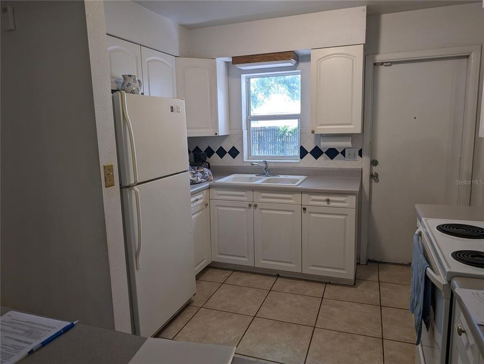 For Sale: $375,000 (2 beds, 2 baths, 1068 Square Feet)