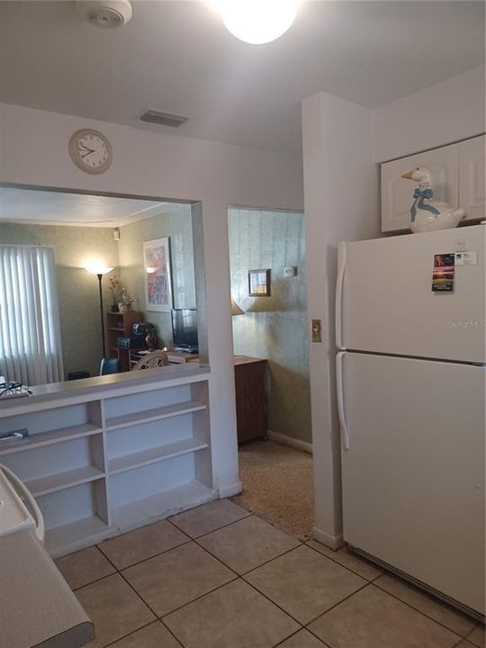 For Sale: $375,000 (2 beds, 2 baths, 1068 Square Feet)