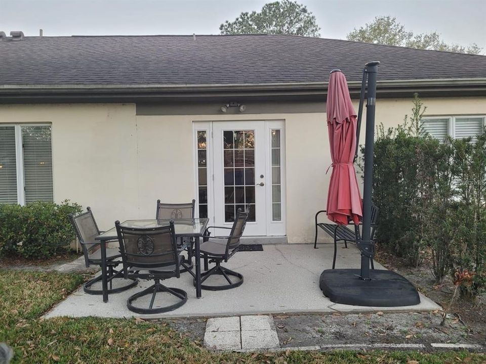 Recently Rented: $2,000 (3 beds, 2 baths, 1316 Square Feet)