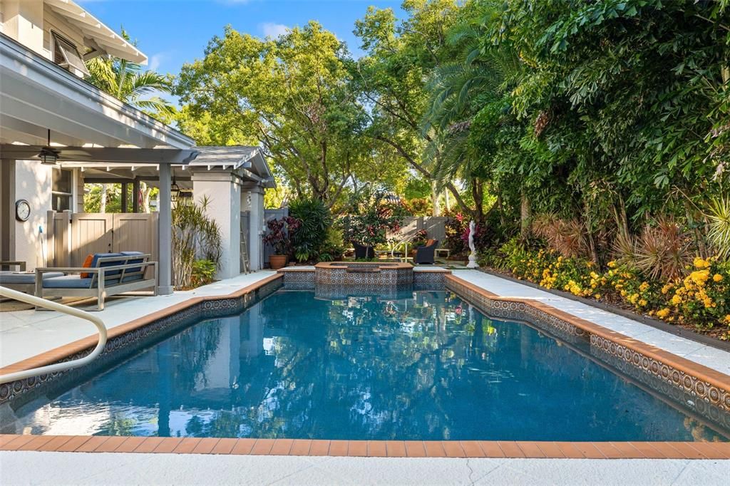 Recently Sold: $2,250,000 (4 beds, 3 baths, 3233 Square Feet)