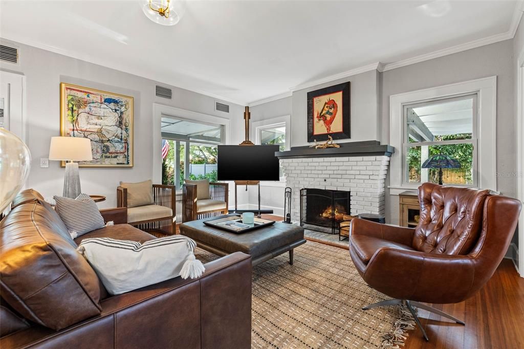 Active With Contract: $2,250,000 (4 beds, 3 baths, 3233 Square Feet)