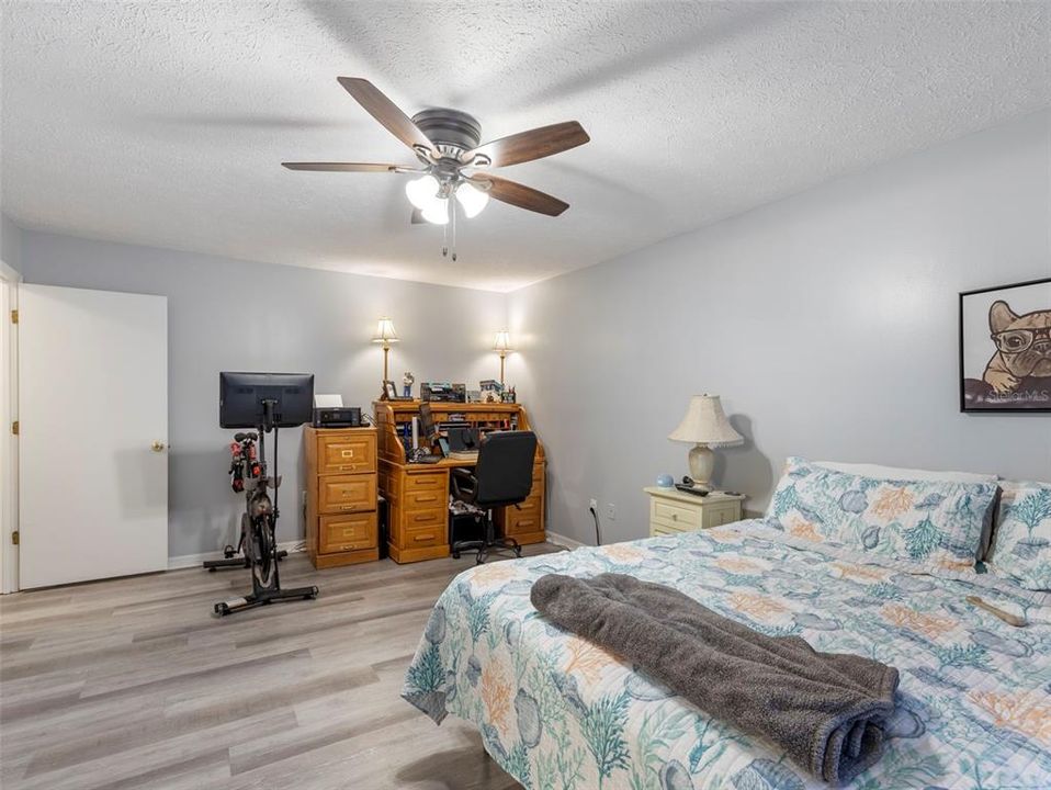 For Sale: $389,900 (3 beds, 2 baths, 1619 Square Feet)