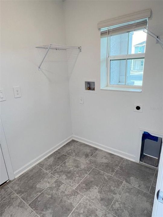 For Sale: $139,990 (2 beds, 2 baths, 922 Square Feet)