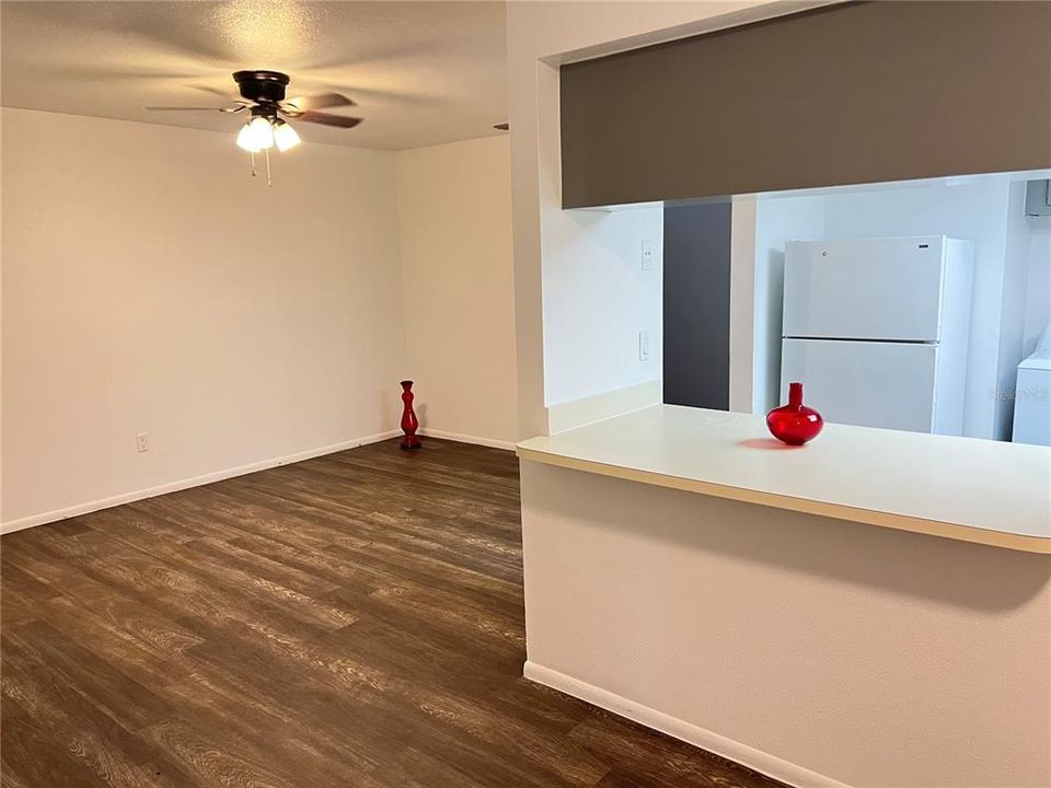 For Sale: $139,990 (2 beds, 2 baths, 922 Square Feet)