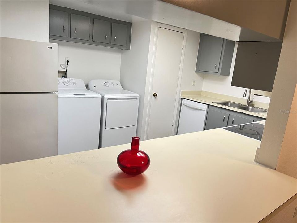 For Sale: $139,990 (2 beds, 2 baths, 922 Square Feet)