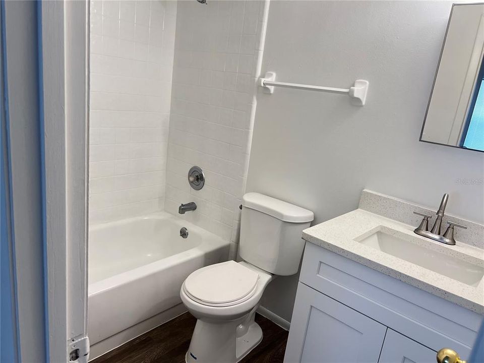 For Sale: $139,990 (2 beds, 2 baths, 922 Square Feet)