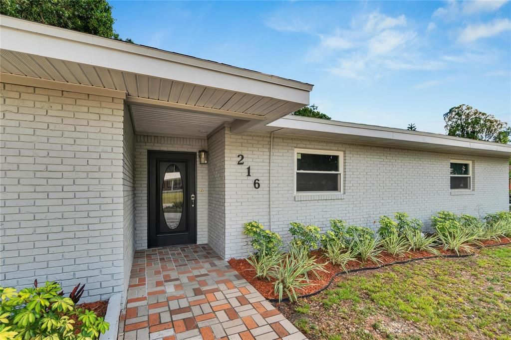 Recently Sold: $360,340 (3 beds, 2 baths, 2203 Square Feet)