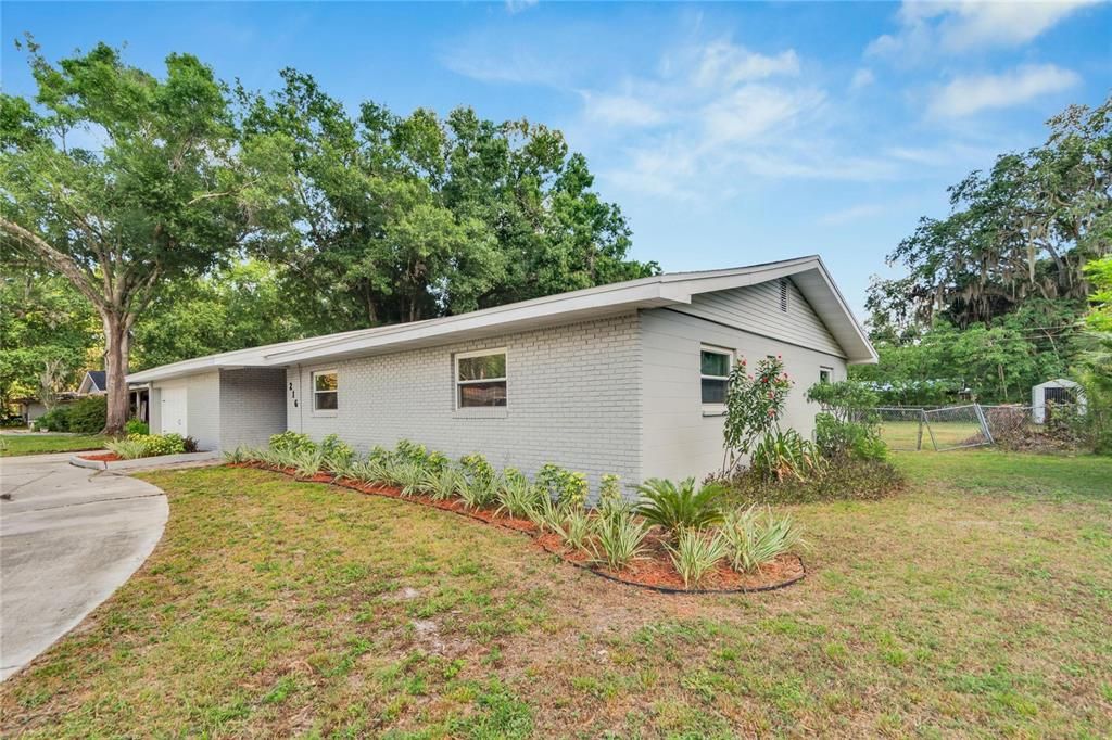 Recently Sold: $360,340 (3 beds, 2 baths, 2203 Square Feet)