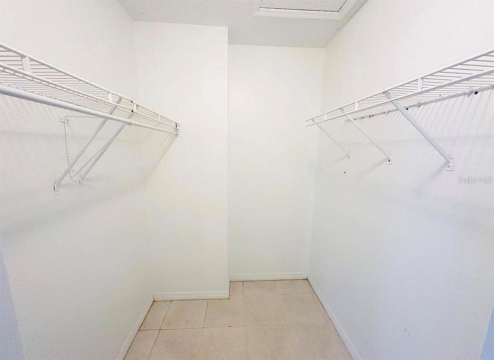 Active With Contract: $165,000 (1 beds, 1 baths, 759 Square Feet)