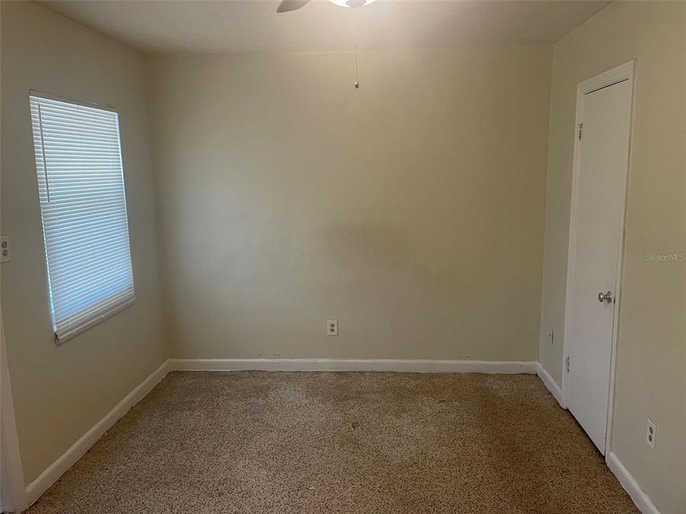 For Rent: $1,095 (0 beds, 1 baths, 450 Square Feet)