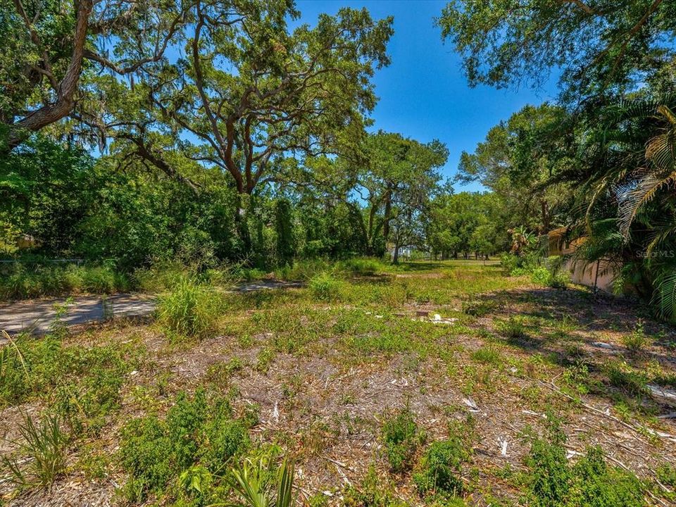 For Sale: $289,900 (0.17 acres)