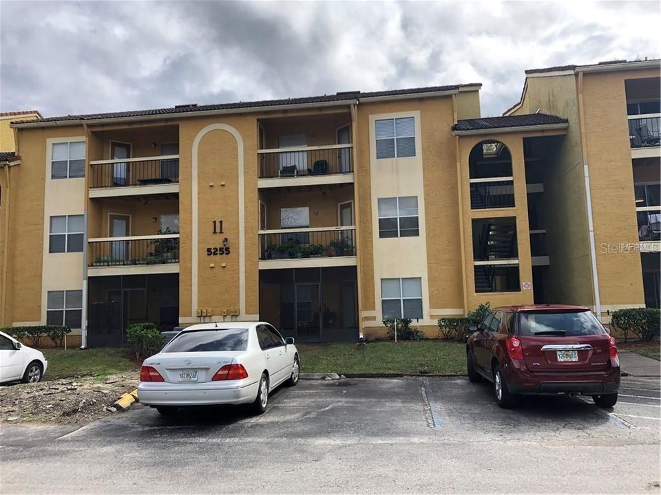 Active With Contract: $130,000 (1 beds, 1 baths, 665 Square Feet)