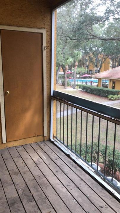 Active With Contract: $130,000 (1 beds, 1 baths, 665 Square Feet)