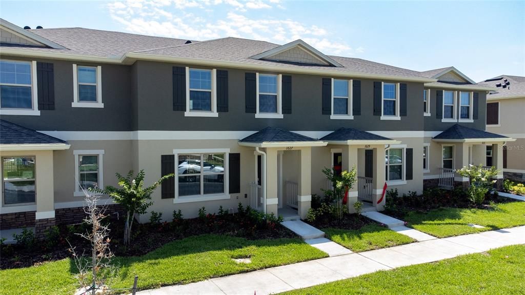 Vendido Recientemente: $346,990 (3 camas, 2 baños, 1568 Pies cuadrados)