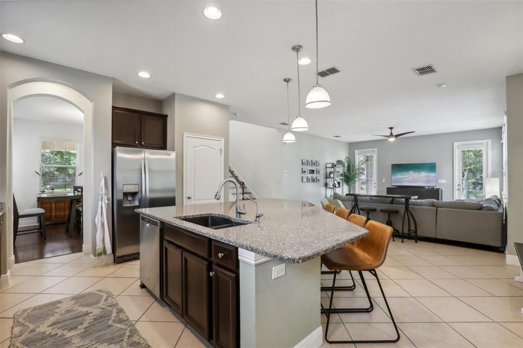 Active With Contract: $625,000 (4 beds, 2 baths, 3129 Square Feet)