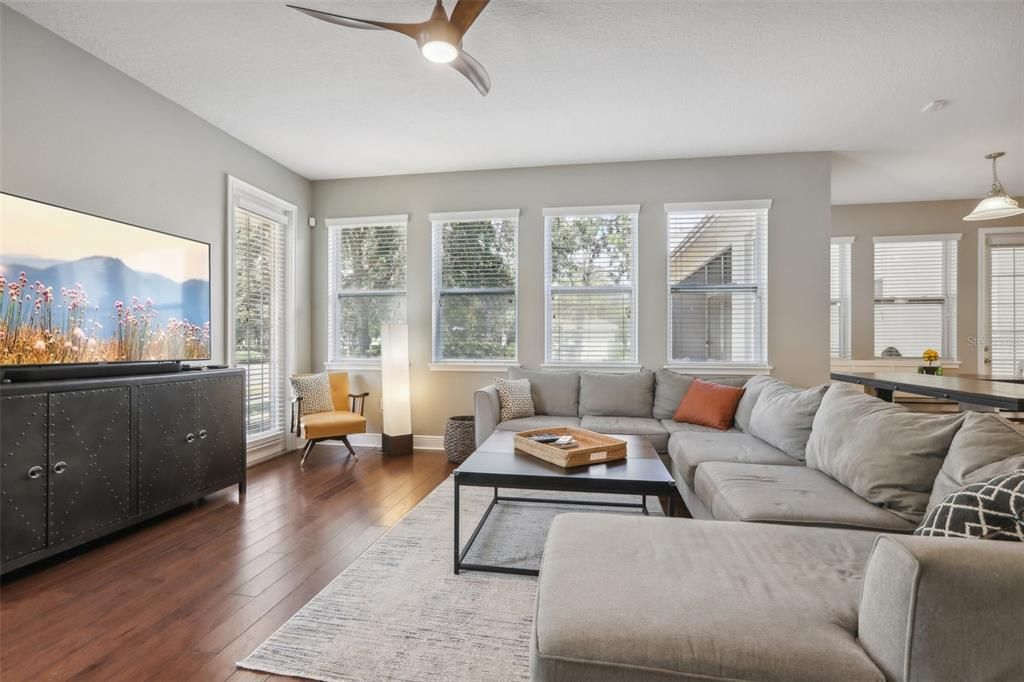 Active With Contract: $625,000 (4 beds, 2 baths, 3129 Square Feet)