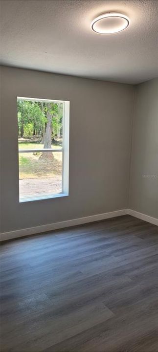 Activo con contrato: $355,000 (3 camas, 2 baños, 1296 Pies cuadrados)