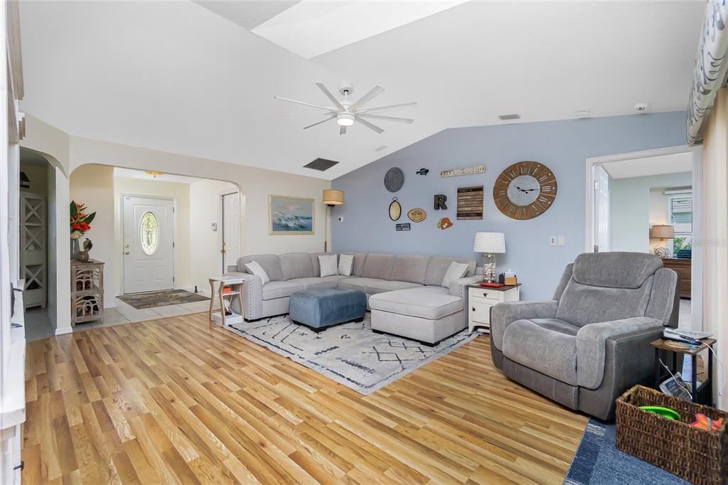 For Sale: $440,000 (3 beds, 2 baths, 1687 Square Feet)