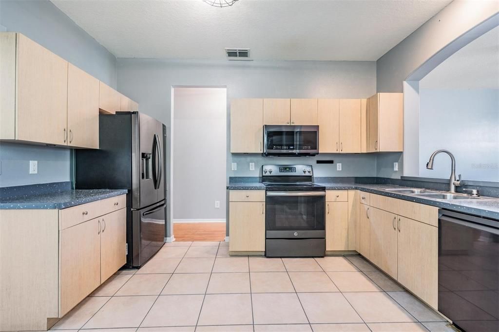 For Sale: $435,000 (4 beds, 2 baths, 1791 Square Feet)