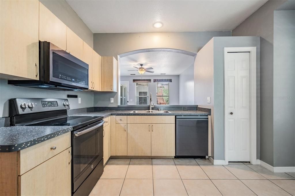 For Sale: $435,000 (4 beds, 2 baths, 1791 Square Feet)