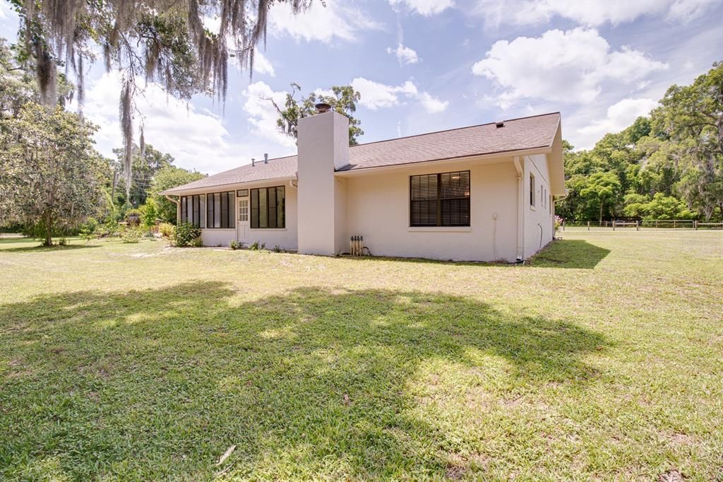 For Sale: $395,000 (3 beds, 2 baths, 1744 Square Feet)