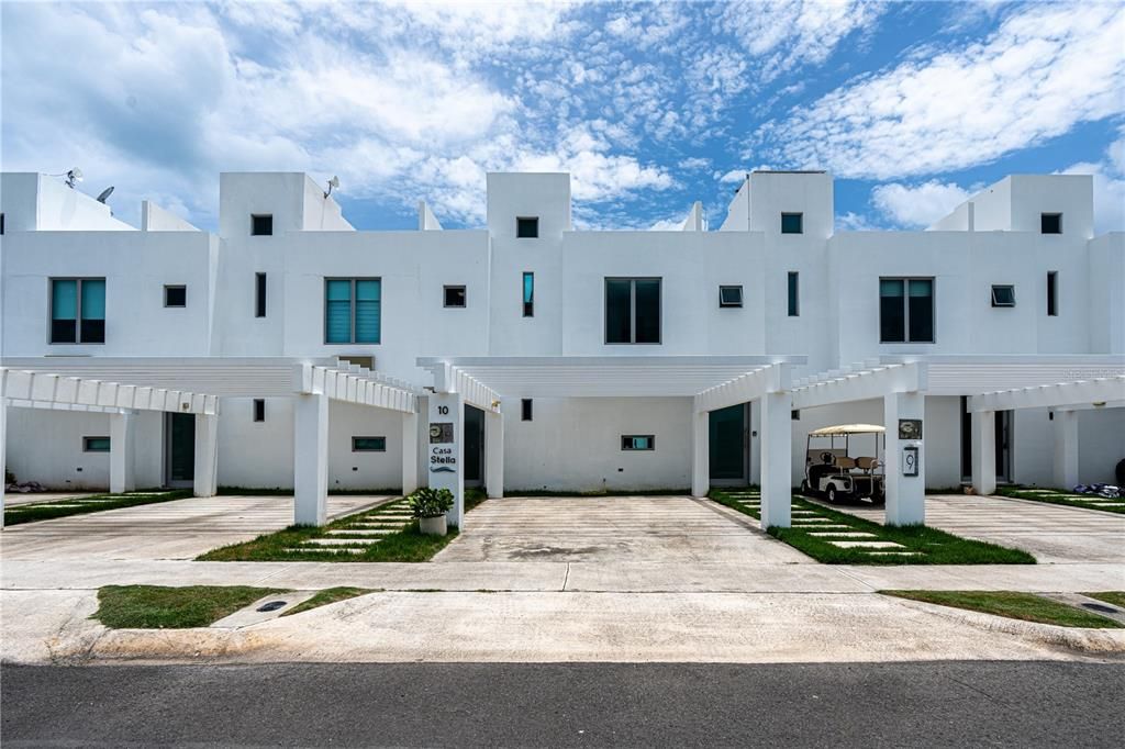 UNIT 10 MANSIONES DEL CLUB TOWN HOUSES