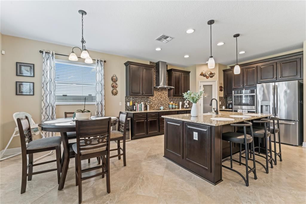 Active With Contract: $499,890 (4 beds, 3 baths, 2538 Square Feet)