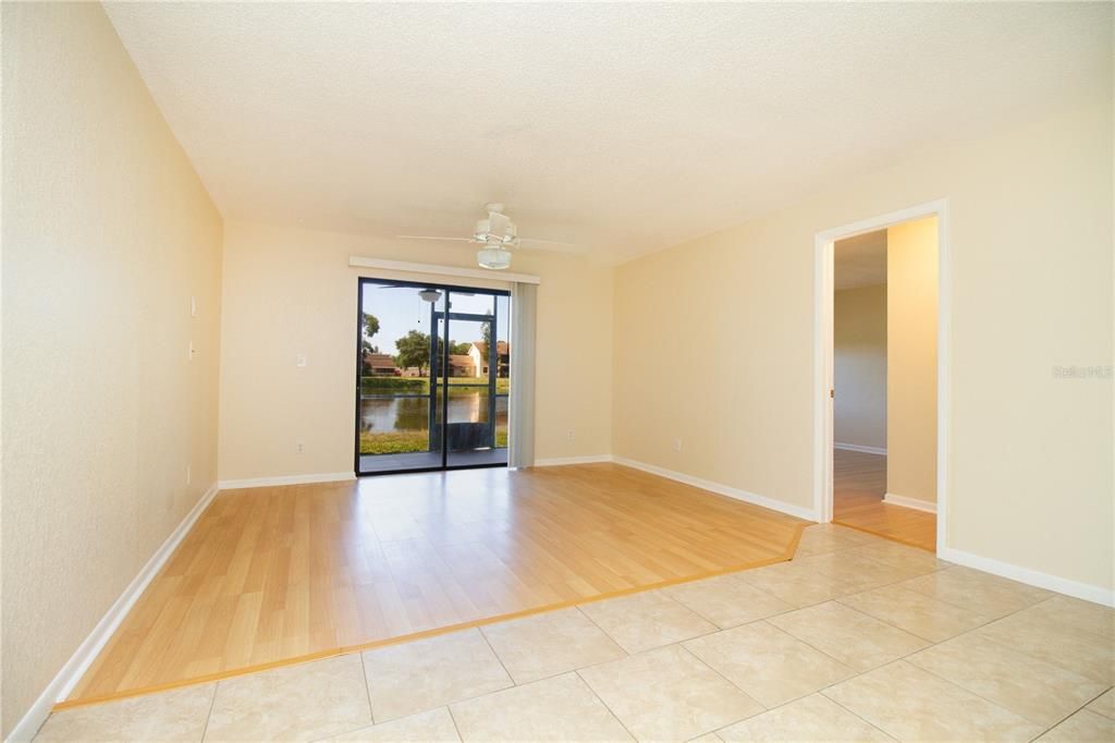 Recently Sold: $164,900 (2 beds, 2 baths, 935 Square Feet)