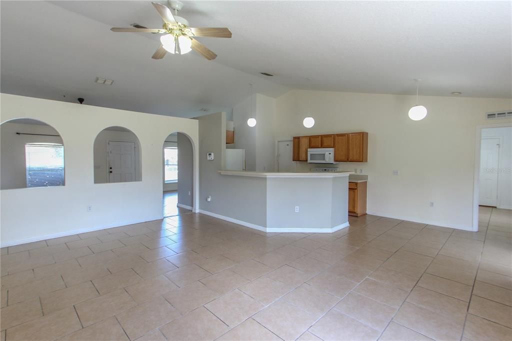 For Sale: $339,900 (3 beds, 2 baths, 1620 Square Feet)