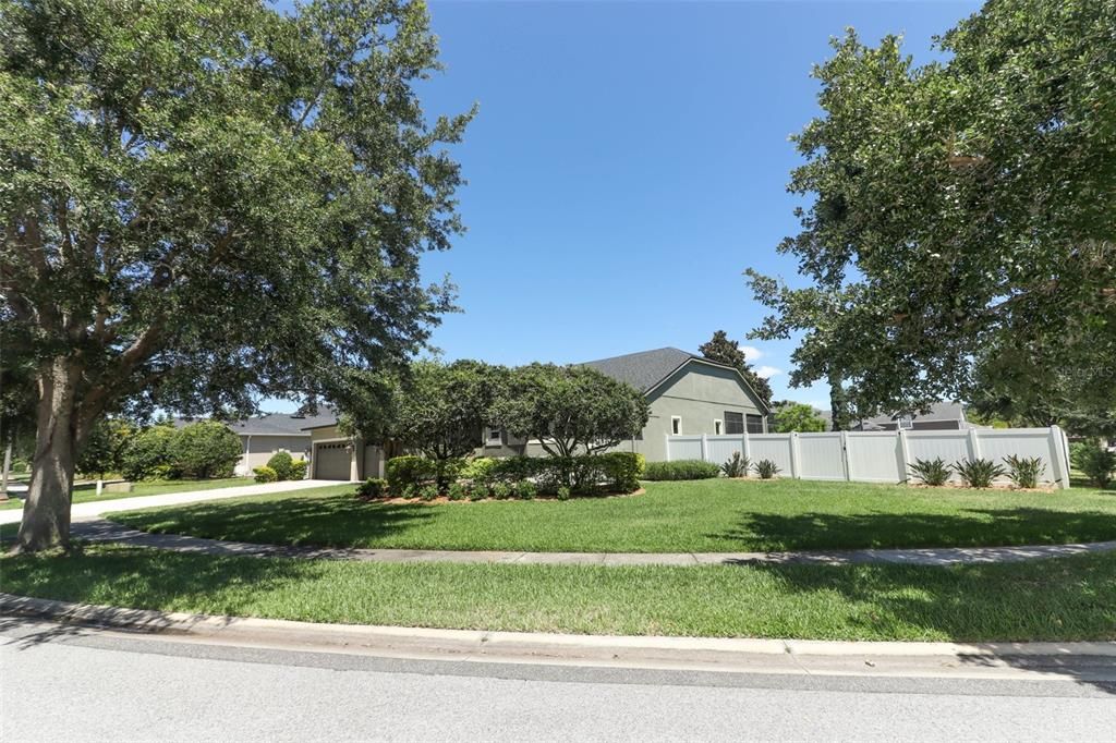 Active With Contract: $790,000 (5 beds, 3 baths, 3133 Square Feet)