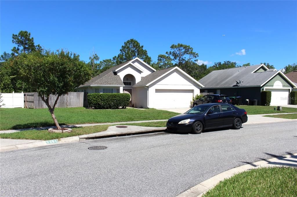 Active With Contract: $2,375 (3 beds, 2 baths, 1397 Square Feet)