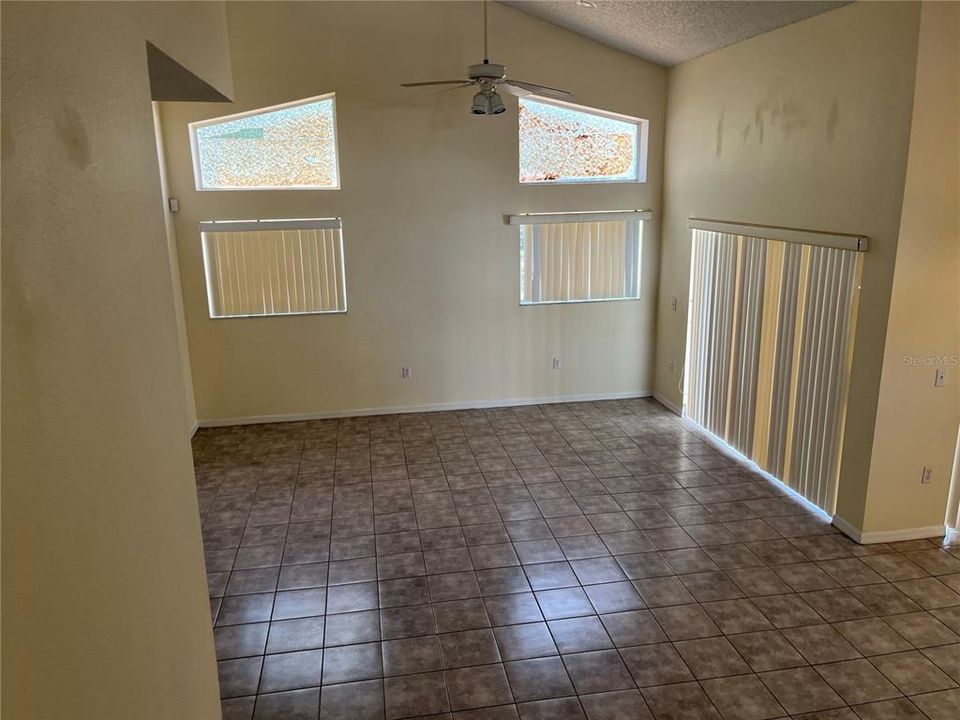 For Rent: $2,095 (4 beds, 3 baths, 2338 Square Feet)