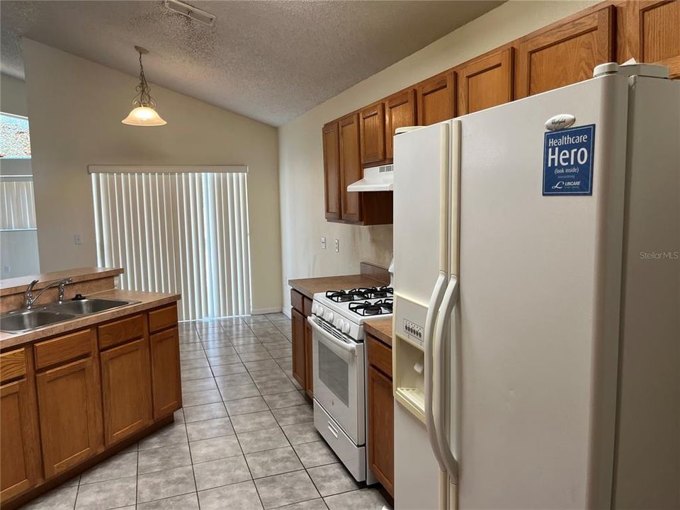 For Rent: $2,095 (4 beds, 3 baths, 2338 Square Feet)