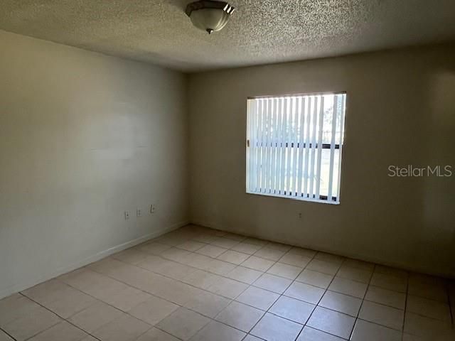 For Rent: $1,600 (3 beds, 2 baths, 1421 Square Feet)