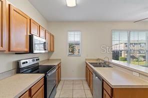 Recently Rented: $2,200 (3 beds, 3 baths, 1917 Square Feet)