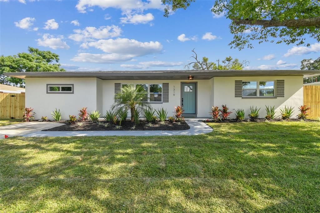 Active With Contract: $549,900 (3 beds, 2 baths, 1818 Square Feet)