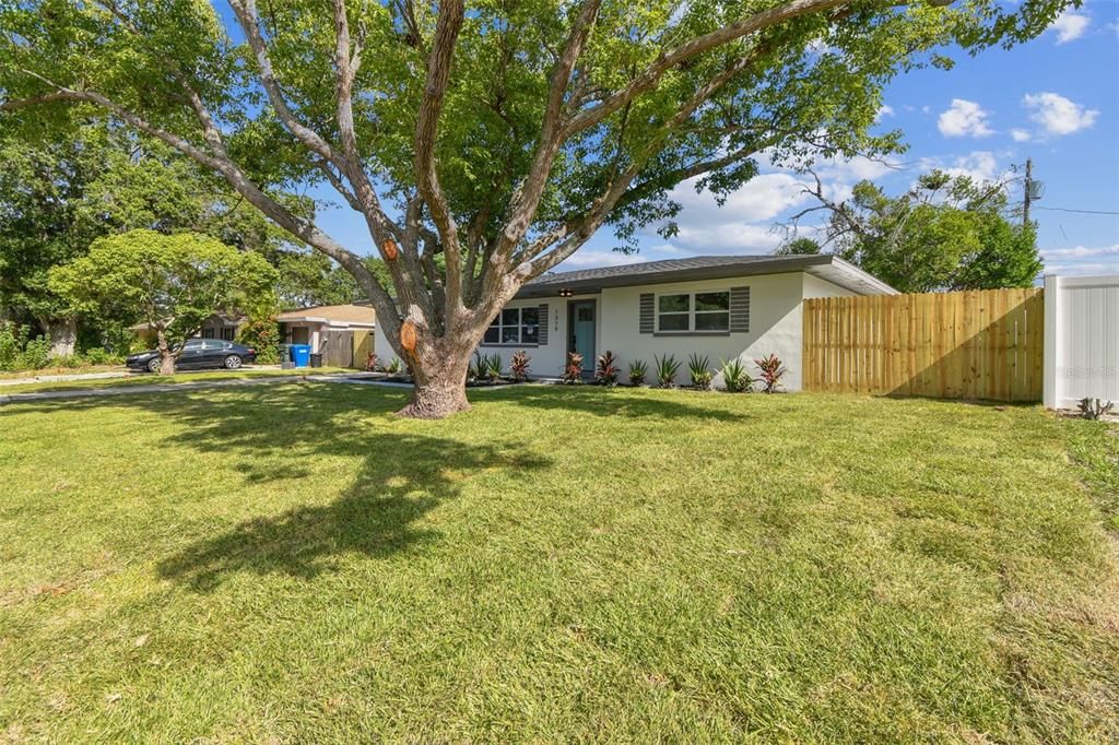 Active With Contract: $549,900 (3 beds, 2 baths, 1818 Square Feet)