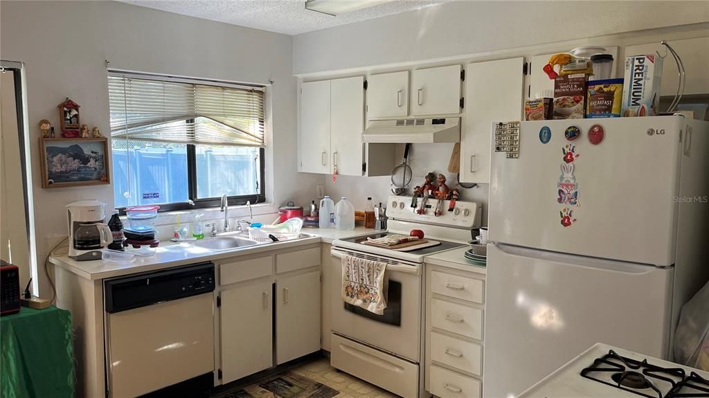 For Sale: $244,900 (3 beds, 2 baths, 1156 Square Feet)