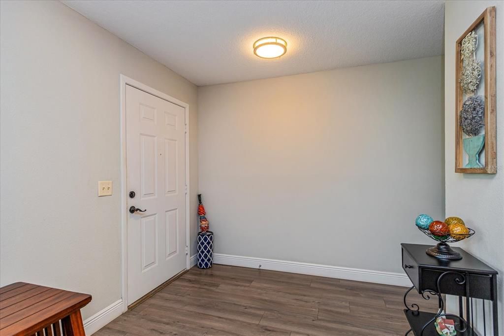 Active With Contract: $390,000 (3 beds, 2 baths, 1399 Square Feet)