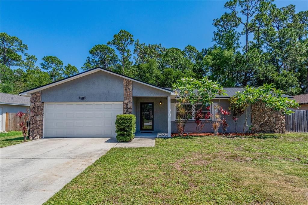 Active With Contract: $390,000 (3 beds, 2 baths, 1399 Square Feet)