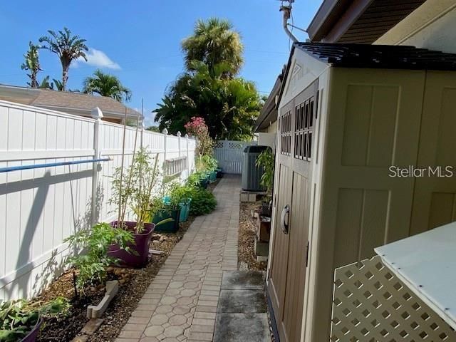 For Rent: $6,500 (3 beds, 2 baths, 2215 Square Feet)