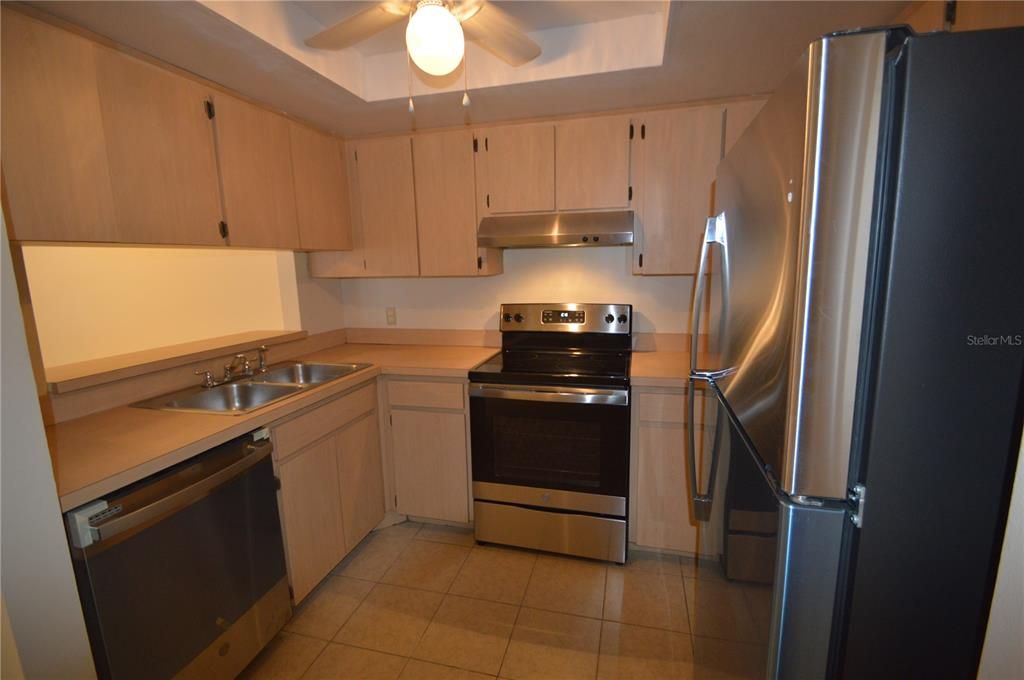 For Rent: $1,550 (3 beds, 2 baths, 1239 Square Feet)