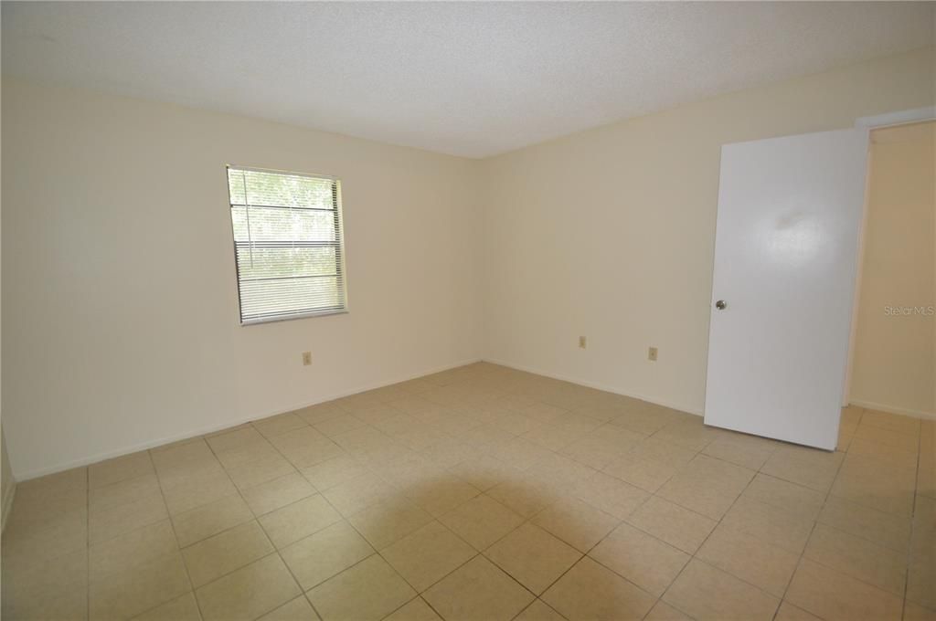 For Rent: $1,550 (3 beds, 2 baths, 1239 Square Feet)