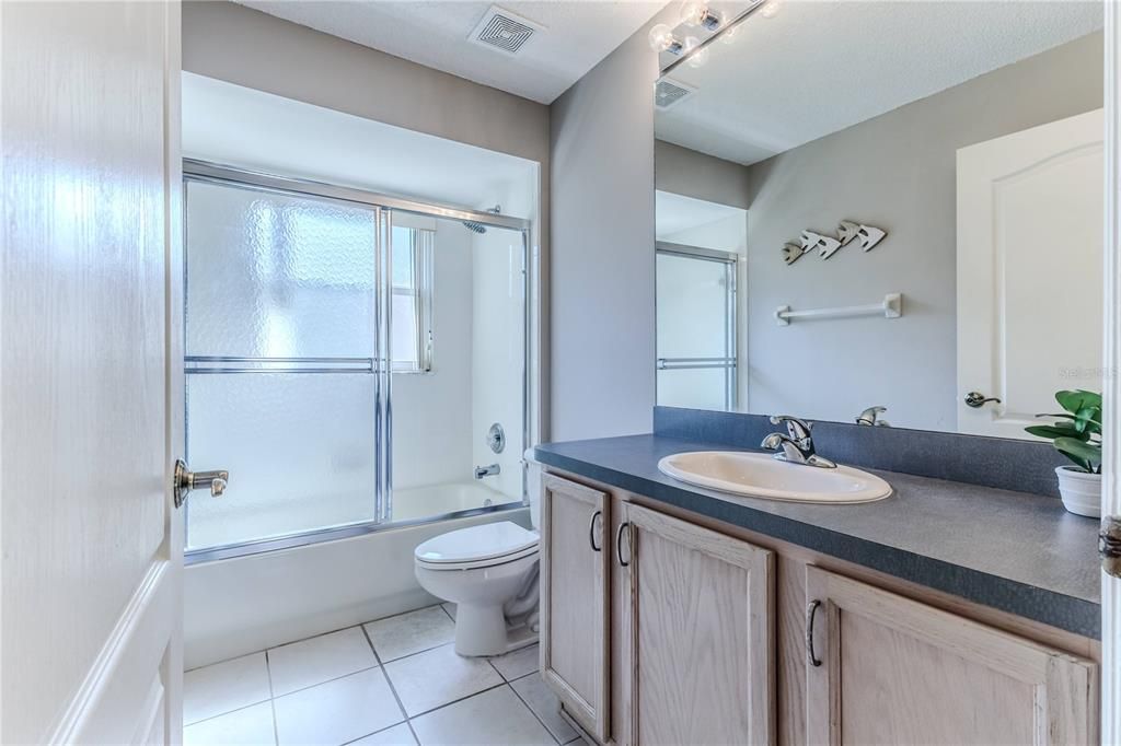 For Sale: $279,500 (2 beds, 2 baths, 1280 Square Feet)