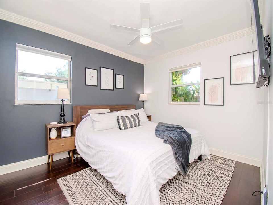 For Sale: $354,900 (2 beds, 1 baths, 943 Square Feet)