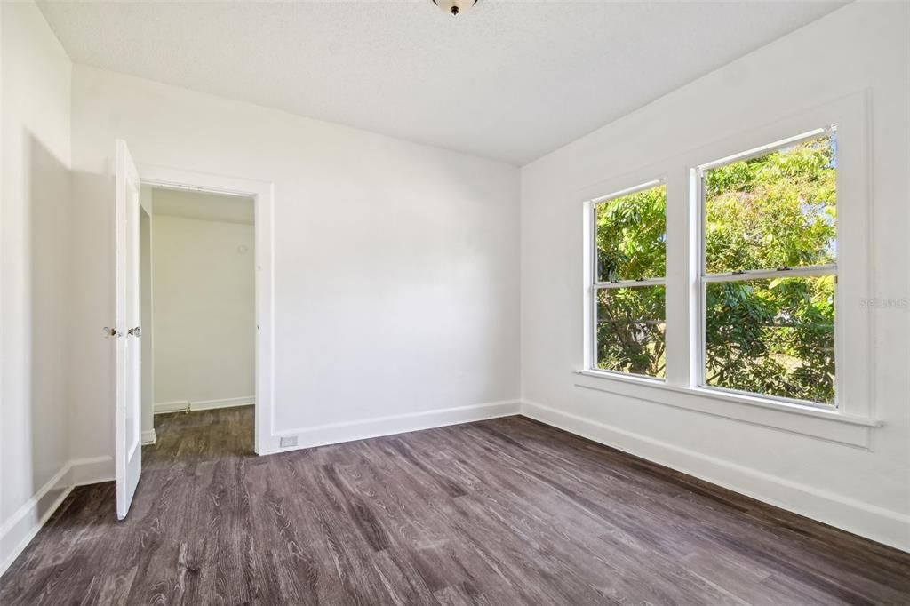 Active With Contract: $245,000 (3 beds, 2 baths, 1081 Square Feet)